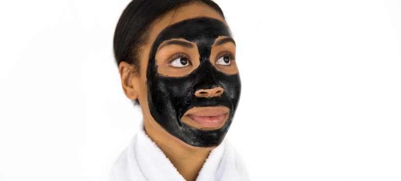 Focus su un cosmetico: maschere per il viso, consigli su come applicarle