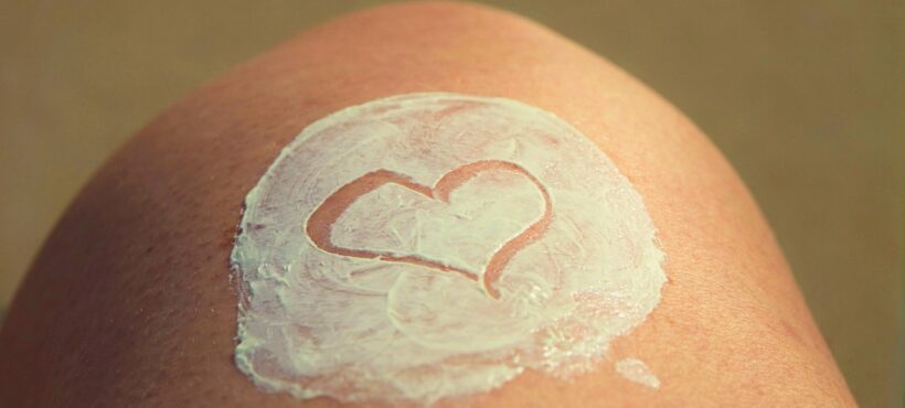 Dermatite atopica, proteggere la pelle anche in estate. I consigli degli esperti